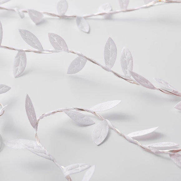 IKEA FRÖJDA LED string light with 40 lights, battery operated leaf/white NEW - Picture 3 of 4